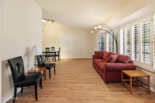 Photo #3: 6629349 Listing