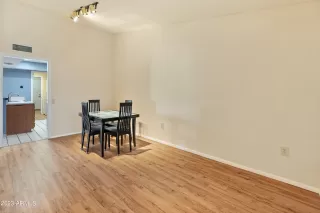 Photo #5: 6629349 Listing