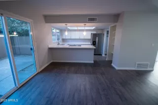 Photo #5: 6629438 Listing