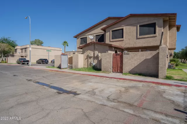 MLS: 6629572 Condo For Sale