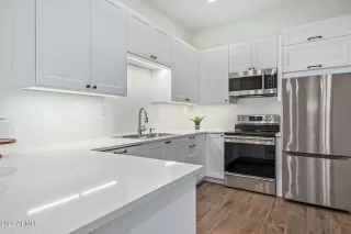 Photo #3: 6629626 Listing