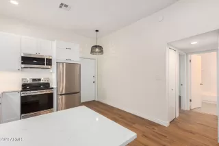 Photo #5: 6629626 Listing