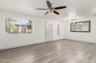 Photo #5: 6629628 Listing