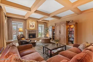 Photo #6: 6629710 Listing