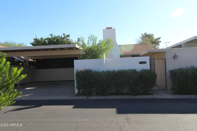 MLS: 6629735 Condo For Sale