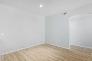 Photo #6: 6629954 Listing