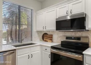 Photo #2: 6630047 Listing