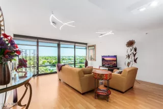 Photo #3: 6630595 Listing
