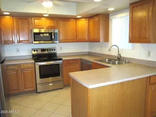 Photo #5: 6630830 Listing