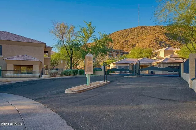 MLS: 6630933 Condo For Sale