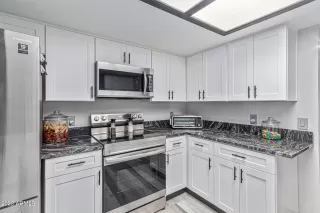 Photo #2: 6630936 Listing