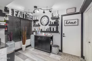 Photo #3: 6630936 Listing