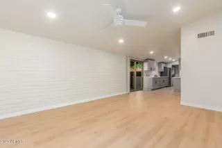 Photo #5: 6630970 Listing