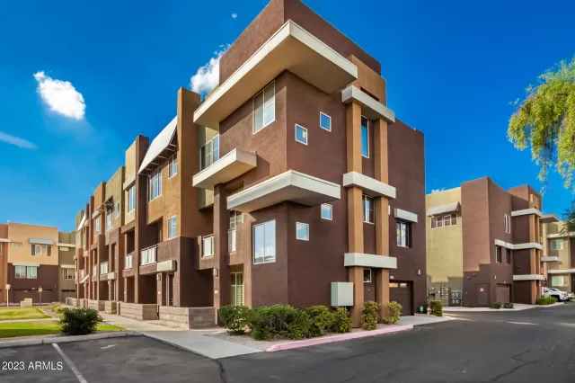 MLS: 6630979 Condo For Sale