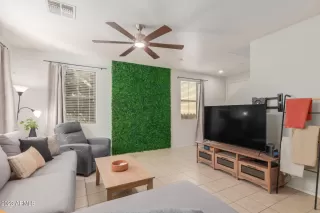 Photo #4: 6631183 Listing