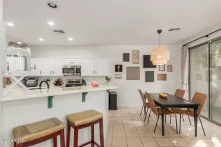 Photo #5: 6631183 Listing