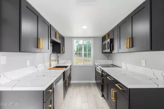 MLS: 6631208 Condo For Sale