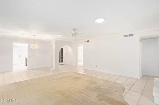 Photo #5: 6631232 Listing