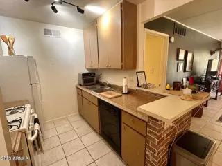 Photo #3: 6631431 Listing