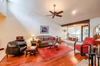 Photo #6: 6631869 Listing 