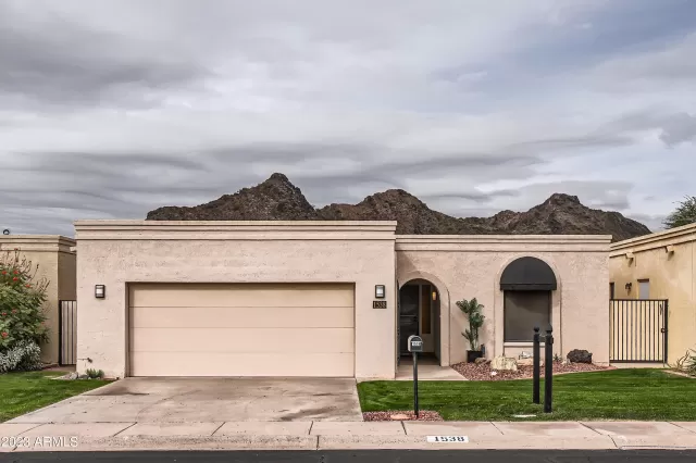 MLS: 6632006 Condo For Sale