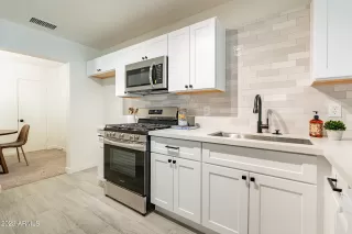 Photo #6: 6632129 Listing 