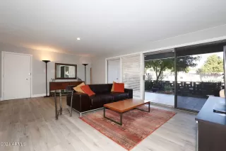 Photo #2: 6632184 Listing
