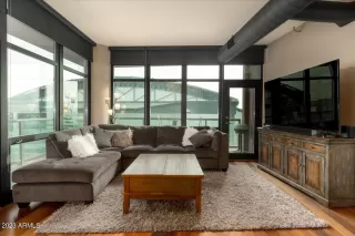 Photo #3: 6632277 Listing