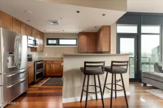 Photo #5: 6632277 Listing