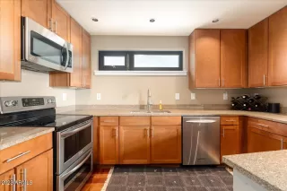 Photo #6: 6632277 Listing