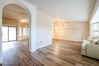 Photo #4: 6632296 Listing 