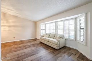 Photo #5: 6632296 Listing 