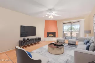 Photo #6: 6632388 Listing