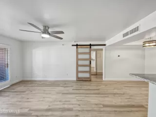 Photo #2: 6632468 Listing