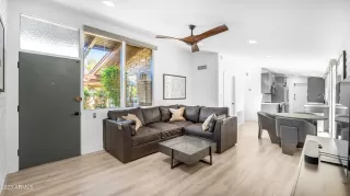 Photo #3: 6632807 Listing