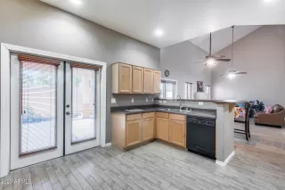 Photo #2: 6632969 Listing