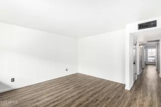 Photo #5: 6633089 Listing