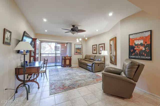 MLS: 6633406 Condo For Sale