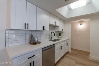 Photo #2: 6633745 Listing