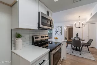 Photo #3: 6633745 Listing