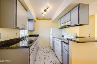 Photo #4: 6633746 Listing