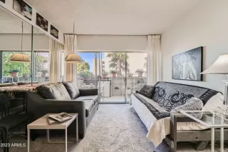 Photo #2: 6633821 Listing