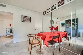 Photo #5: 6633821 Listing
