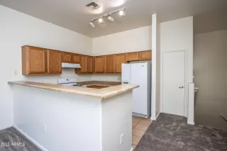 Photo #5: 6633849 Listing