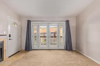 Photo #5: 6633919 Listing