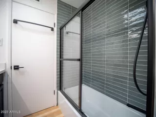 Photo #4: 6634037 Listing