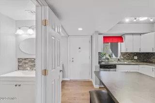 Photo #2: 6634113 Listing