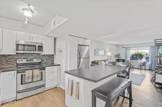 Photo #4: 6634113 Listing