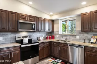 Photo #6: 6634239 Listing