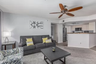 Photo #6: 6634590 Listing